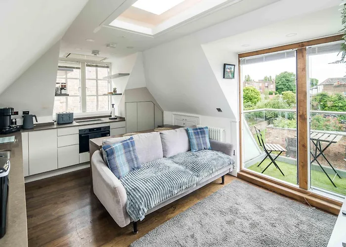 Sleek And Stylish 1Bd Apt W/ Balcony, Hammersmith