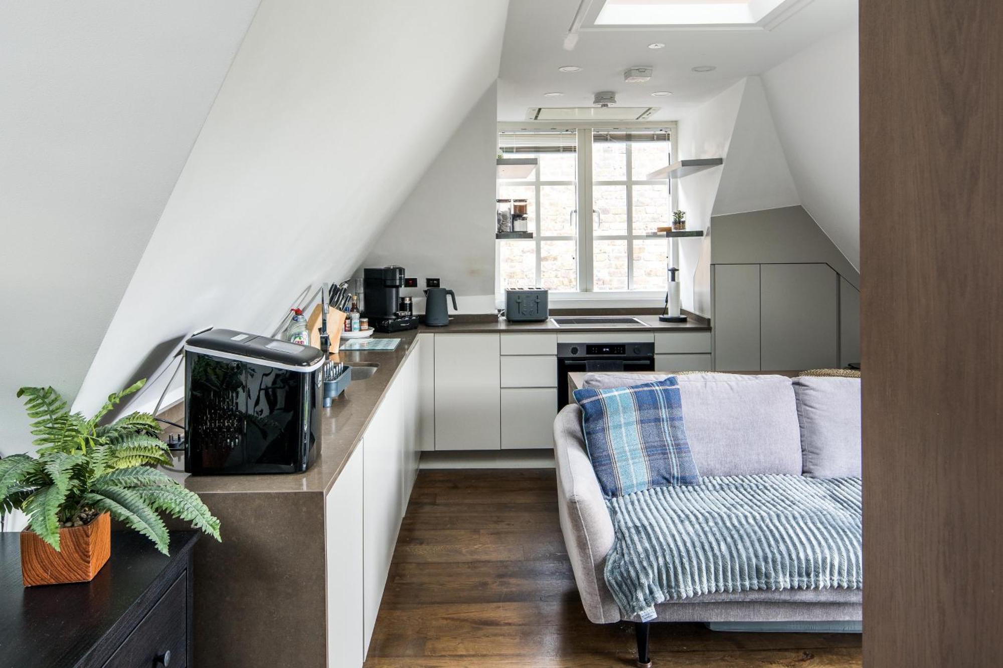 Sleek And Stylish 1bd W/ Balcony, Hammersmith Apartamento