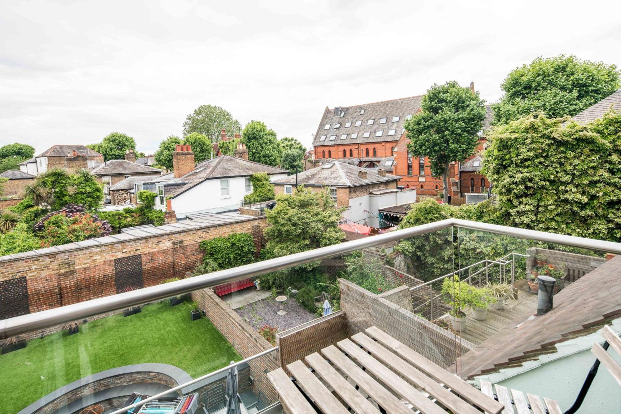 Sleek And Stylish 1bd W/ Balcony, Hammersmith Apartamento